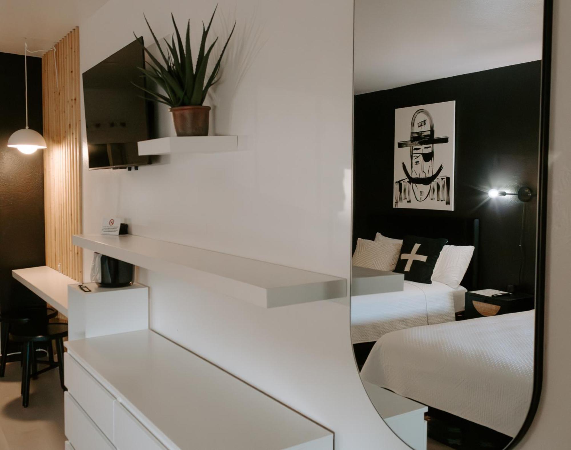 The Cowboy Motel Camp Wood Luaran gambar
